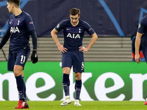 Thua đau, fan Tottenham điên tiết: "Vô vọng, tống khứ tên vô dụng đó"