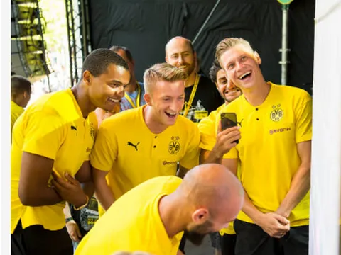Hậu Siêu Cúp, Dortmund biến CĐV nhà thành những người hạnh phúc nhất
