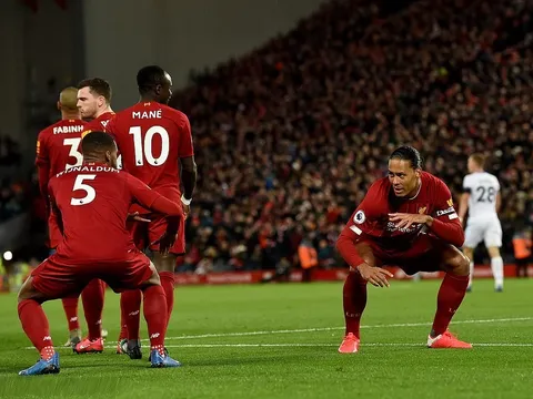 Hay lại còn hên, Liverpool ngược dòng kịch tính trên sân nhà