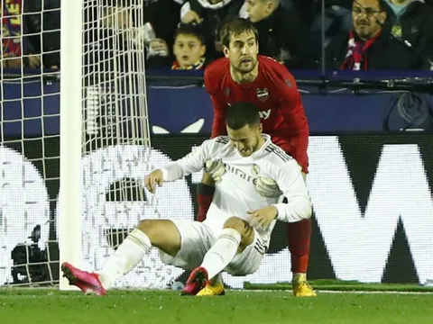 Real ngậm thêm 'quả đắng' từ Hazard...