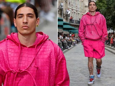 Trụ cột Arsenal bất ngờ ra mắt tại Paris trong màu áo quá sốc