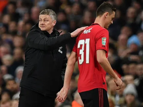 Tương lai bỏ ngỏ, 'gã khổng lồ' Serbia nói lời thật về Solskjaer