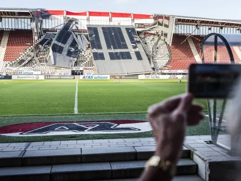 CĐV Barca: 'Tôi sẽ rất hạnh phúc nếu Valverde ngồi dưới mái che bị rơi đó...'