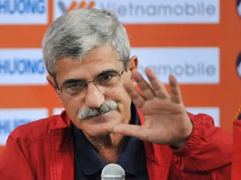 HLV Calisto bất ngờ trở lại Việt Nam, khâm phục tài cầm quân của thầy Park