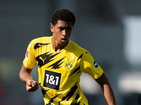 HLV Dortmund nói gì về "thần đồng" sinh năm 2003?