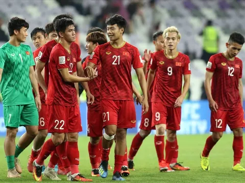 HLV Kiatisak: "Đó chính là lợi thế của ĐT Việt Nam so với Thái Lan"