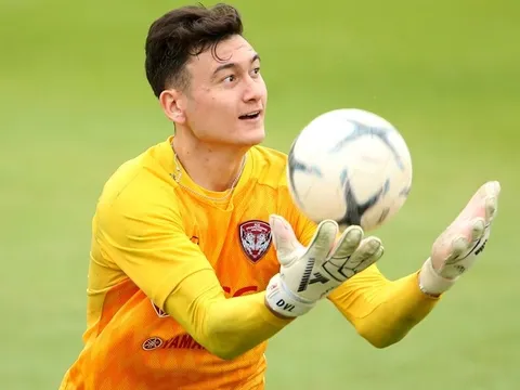 HLV Muangthong United cảm ơn Văn Lâm và đồng đội sau chuỗi trận ấn tượng