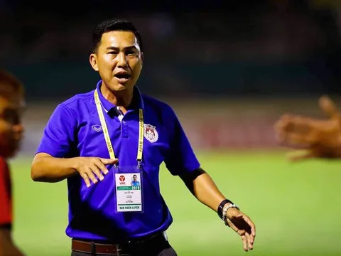 CHÍNH THỨC: HLV Phố Hiến nhận án kỷ luật từ VFF sau hành động bóp cổ đối phương