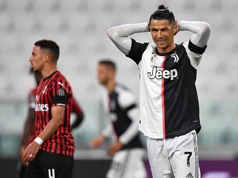 HLV Sarri bênh vực sau khi Ronaldo bỏ lỡ quả penalty quan trọng