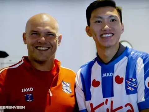 HLV SC Heerenveen lên tiếng về khả năng đá chính của Đoàn Văn Hậu