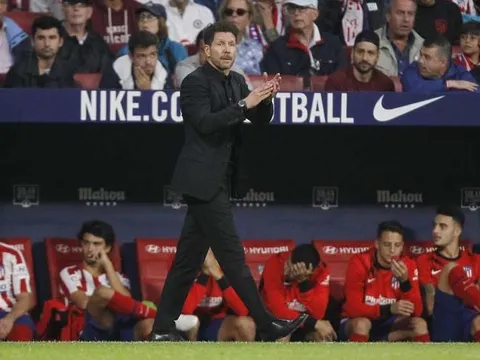 HLV Simeone đáp trả sau hành động gây tranh cãi đối với Joao Felix