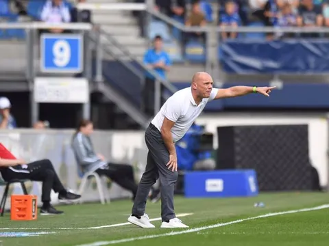 HLV trưởng Heerenveen nói điều đặc biệt về Đoàn Văn Hậu