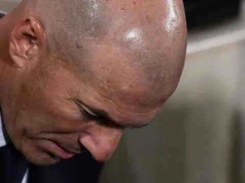 "Hổ đói" nhận án phạt, Zidane và BLĐ Real đứng ngồi không yên
