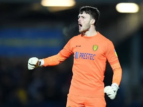 Học theo Luis Suarez, một 'Quỷ đỏ' nhận án phạt cực nặng từ FA