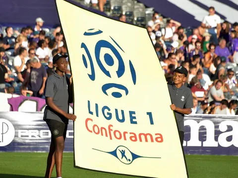 Học theo Tottenham, Lyon "mượn gió bẻ măng" gửi yêu sách lên BTC Ligue 1