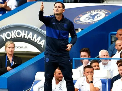 Học trò bị nhục mạ, Lampard tuyên chiến với NHM