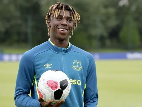 Học trò bị so sánh với Lukaku, HLV đăng đàn phát biểu cực gắt