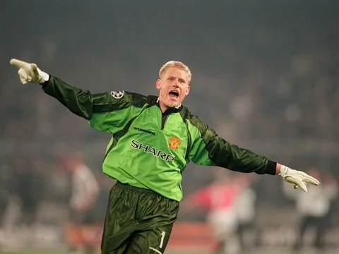 Hỏi đáp cùng Schmeichel: Man Utd nên mua sao châu Á, Scholes hay Xavi?