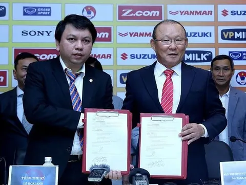 Hợp đồng mới của thầy Park: Thuật đàm phán và công nghệ lăng xê