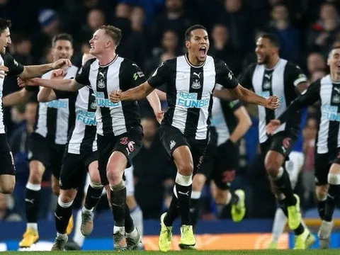 Run rẩy vì virus Corona, HLV Premier League cấm tiệt học trò làm 1 điều