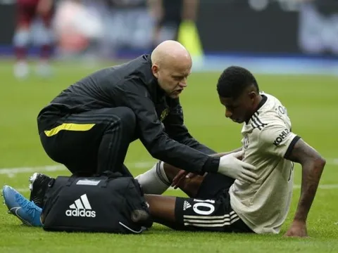"Cầu thủ Man Utd đó cần cải thiện khả năng chạy chỗ, phải chủ động cướp bóng"