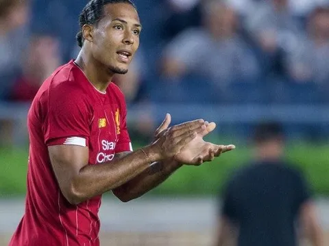 Huyền thoại 'nhắc nhẹ' Van Dijk: 'Anh ấy cần chơi tốt hơn một chút'