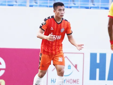 Huỳnh Đức bất ngờ với Tiến Dụng; chờ đợi Phan Văn Long "nổ súng"