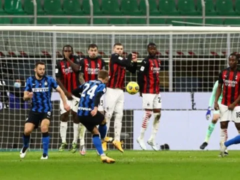Ibrahimovic hóa tội đồ, AC Milan trả giá bằng siêu phẩm cầu vồng của Eriksen