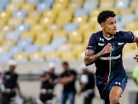 Tài năng bị bỏ quên của Liverpool tiếp tục chôn chân ở Brazil