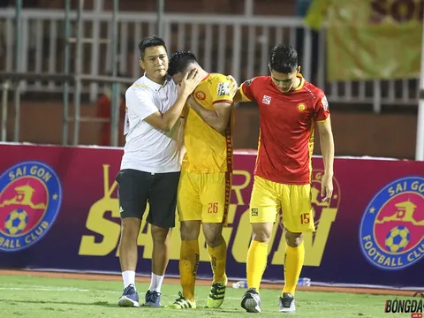 Thua đau trước Sài Gòn, cầu thủ Thanh Hóa bật khóc trên sân Thống Nhất