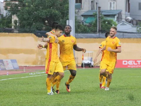 "Sát thủ" Rimario rực sáng, Thanh Hóa đánh bại SLNA