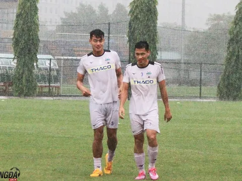 Rèn quân trong mưa, HAGL quyết tâm làm nên bất ngờ trước nhà ĐKVĐ V-League