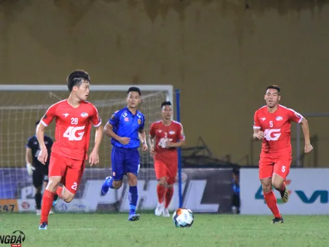 HLV Park Hang-seo dự khán, Viettel chia điểm với Quảng Nam tại Hàng Đẫy