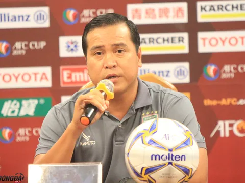HLV trưởng B.Bình Dương than vãn trọng tài sau trận thua thứ 3 liên tiếp trước Hà Nội FC