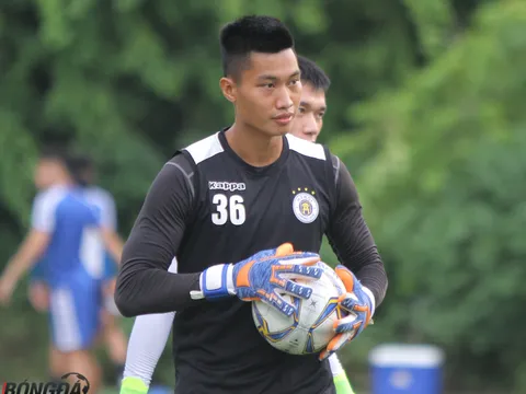 Hà Nội FC có thêm sự lựa chọn trong khung gỗ ngoài Bùi Tiến Dũng và Phí Minh Long
