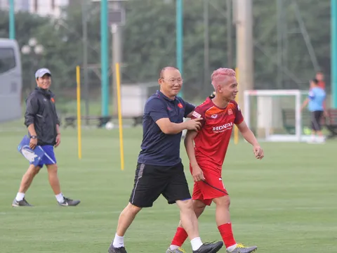 Các thương binh trở lại tập luyện, HLV Park Hang-seo "vui hơn Tết"