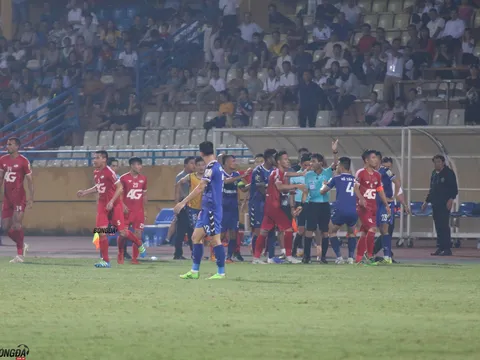 HLV trưởng Viettel tố cầu thủ B.Bình Dương quá tinh quái