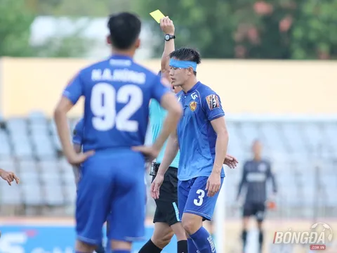 HLV Lê Huỳnh Đức: "Tấn Sinh đáng lẽ bị thẻ đỏ trực tiếp"