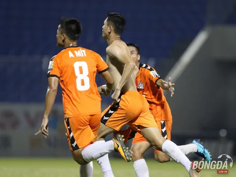 Cựu tuyển thủ U19 Việt Nam "đóng đinh" trận đấu, Thanh Hóa nguy kịch