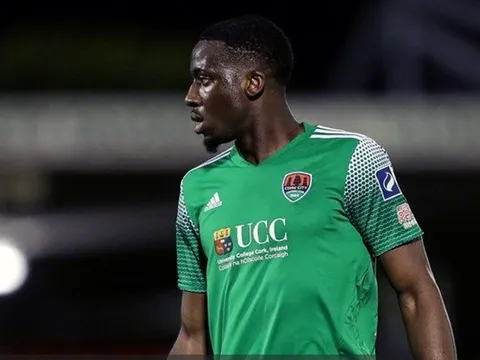 Đen đủi, sao trẻ Arsenal trở lại London cấp tốc