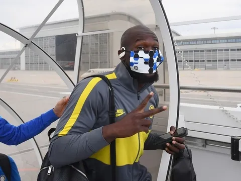 Inter đeo khẩu trang lạ đến Đức, chuẩn bị cho đại chiến ở C2