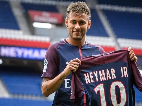 Sao 300 triệu đòi ra đi, siêu bom tấn kích nổ bằng cách nào?