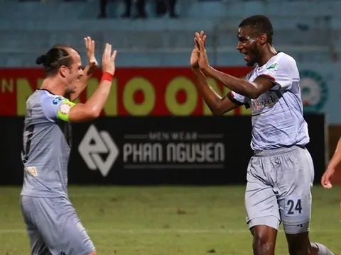 Ismahil Akinade: Bị trục xuất khỏi Ireland và niềm hi vọng mới của Tp.HCM