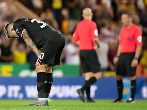 SỐC! Sai lầm khó tin, sao Man City bị chuyên gia 'hạ nhục'