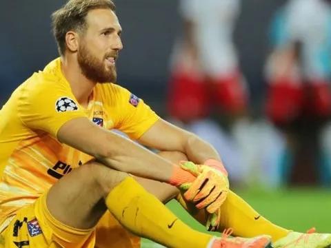 Jan Oblak lại "xát muối" vào tim các CĐV Liverpool