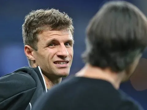 Joachim Low tiếp tục dội gáo nước lạnh vào 2 "lão tướng" đang hồi xuân