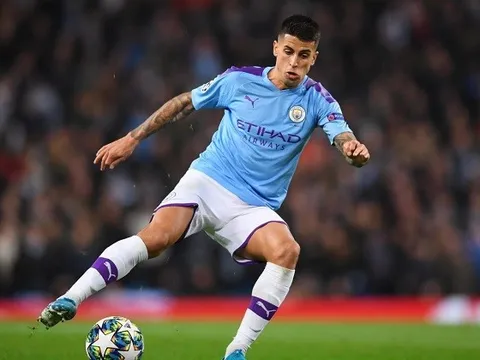 Muốn có "cơn lốc cánh phải", Barca đòi Man City phải chi thêm tiền