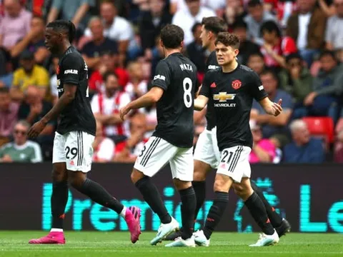 James chơi như 'lên đồng' tại M.U, 'bạn chí cốt' nói 1 lời thật lòng