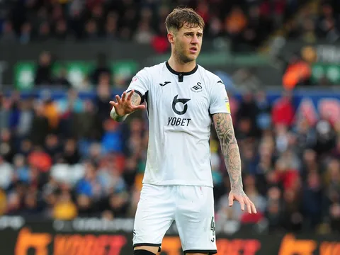 Chốt giá 20 triệu, Man Utd đón "John Stones 2.0" về OTF?