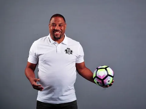 Ngồi bàn bình luận đã 1 thập kỷ, huyền thoại Liverpool bất ngờ tính trở lại ghế huấn luyện